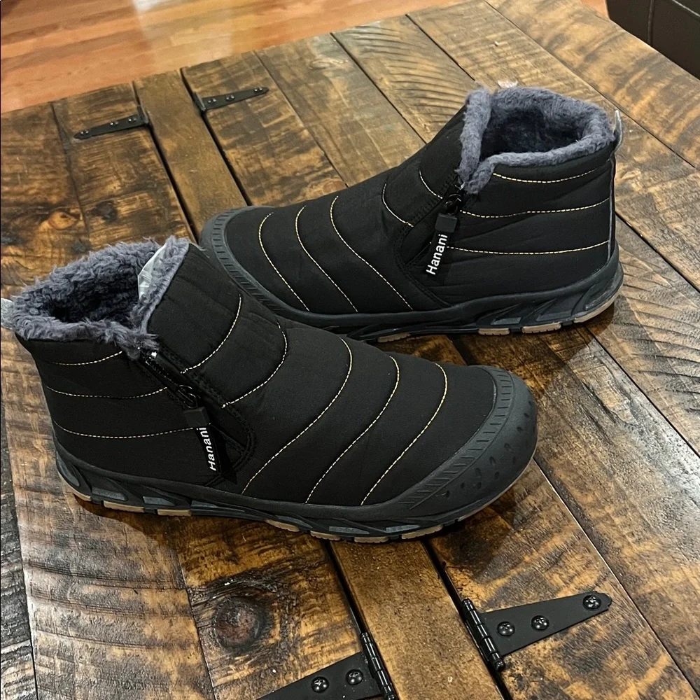 Black Insulated Snow Boots
